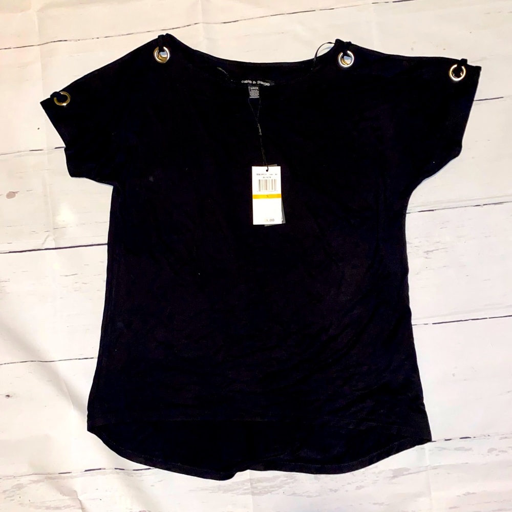 Open shoulder NWT cable & gauge Blouse